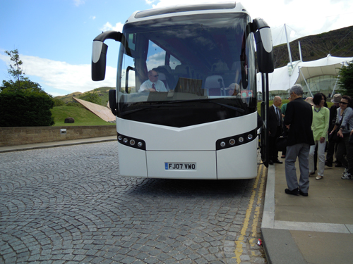 スコットランドのバスの高画質画像