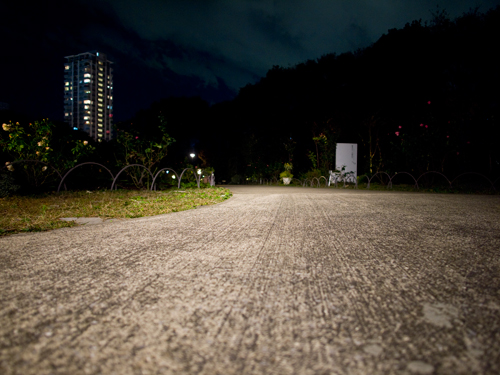 夜の路上 フォトスク 無料のフリー高画質写真素材画像