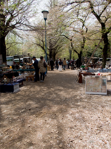 靖国神社青空骨董市 2 フォトスク 無料のフリー高画質写真素材画像