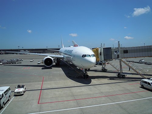 成田空港の飛行機の高画質画像