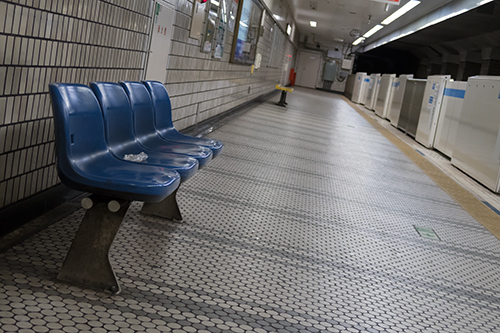 駅のベンチ フォトスク 無料のフリー高画質写真素材画像