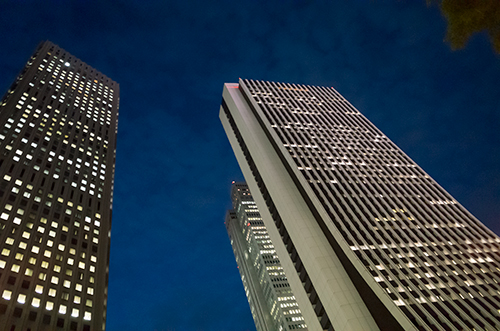 夜の高層ビル 2 フォトスク 無料のフリー高画質写真素材画像