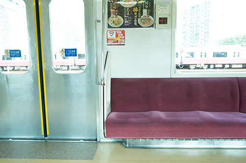 電車の車内 2 フォトスク 無料のフリー高画質写真素材画像