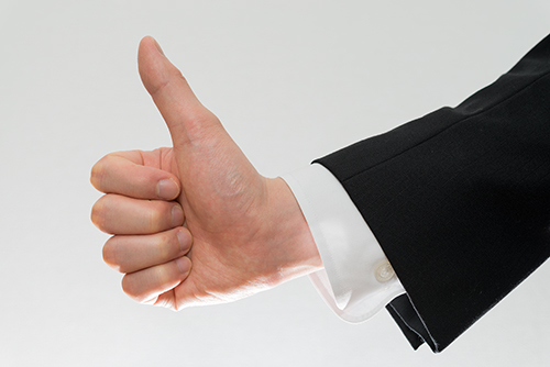 親指を立てる手 フォトスク 無料のフリー高画質写真素材画像