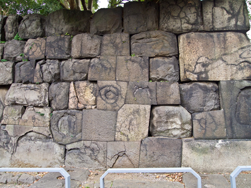 皇居の岩の高画質画像