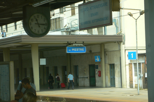 イタリアの駅 1の高画質画像