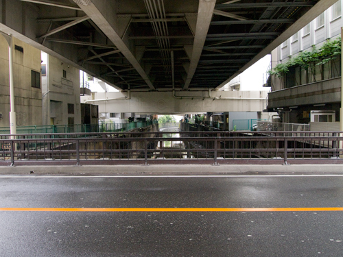 水路橋の下 2の高画質画像