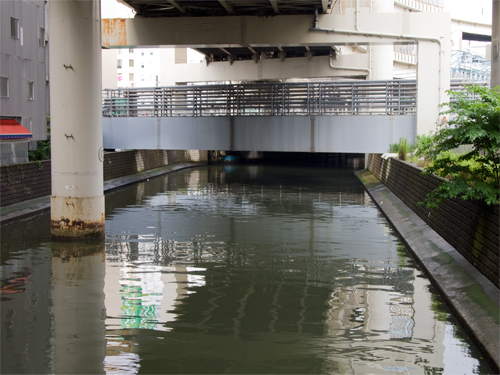 横浜の川 1の高画質画像