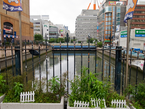 横浜ビブレの横の川の高画質画像