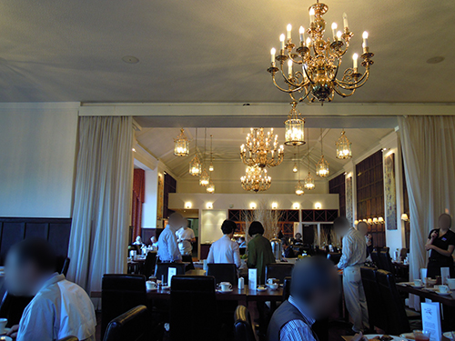 ホテルの食事風景の高画質画像