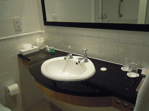 ホテルの洗面所の高画質画像
