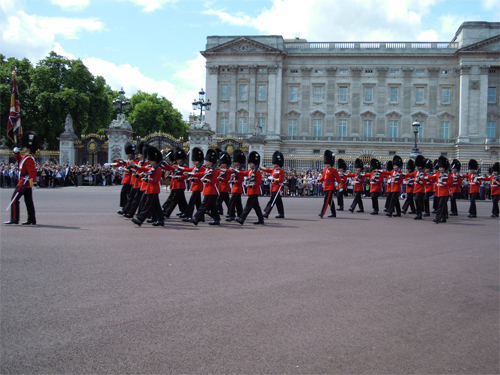 バッキンガム宮殿衛兵交代式の高画質画像