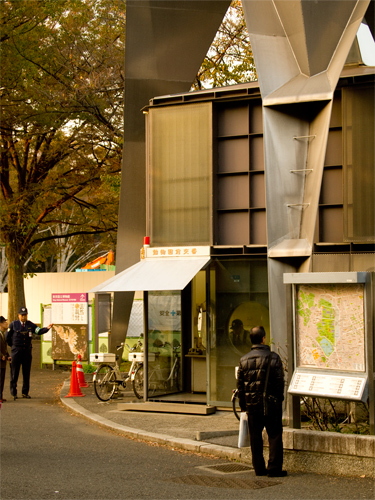 上野動物園前交番の高画質画像
