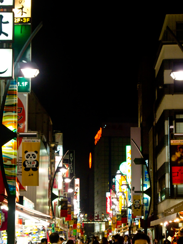 上野の街並みの高画質画像