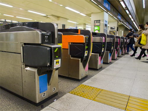 渋谷駅東急東横線改札口の高画質画像