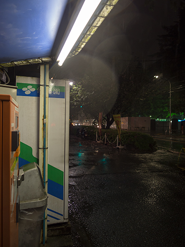 雨が降った夜道 7の高画質画像