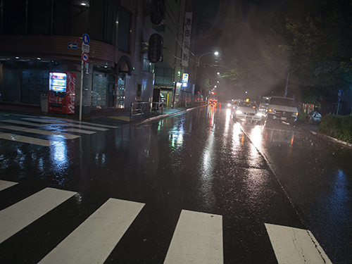 雨が降った夜道 11の高画質画像
