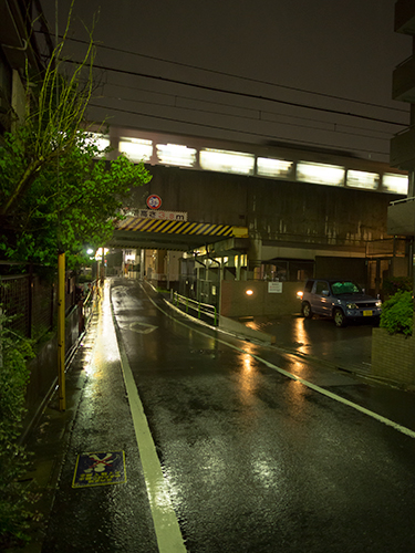 雨が降った夜道 23の高画質画像