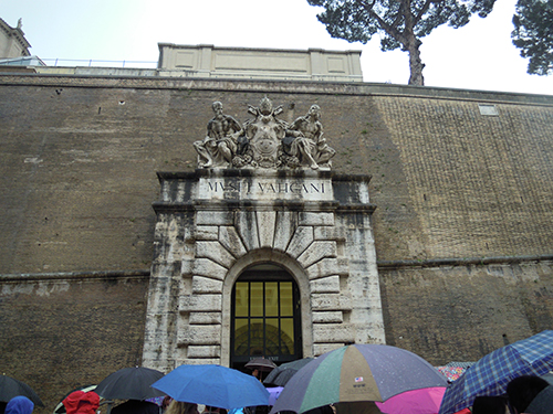 バチカン美術館の入り口の高画質画像
