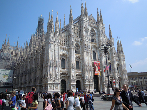 ミラノの大聖堂ドゥオーモの高画質画像
