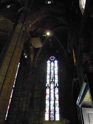 ミラノ大聖堂内部 1の高画質画像