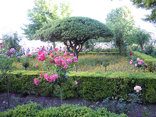 アルハンブラ宮殿の庭、グラナダの高画質画像