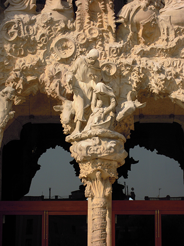 サグラダ・ファミリアの入り口の高画質画像
