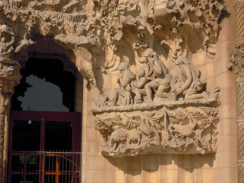 サグラダ・ファミリアの天使の彫刻 3の高画質画像
