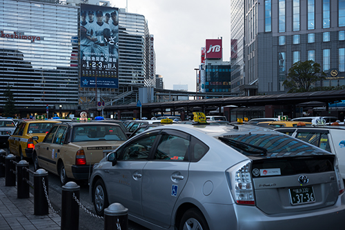 横浜駅西口方面のタクシー乗り場の高画質画像