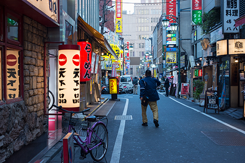 新宿東口の歌舞伎町方面 2の高画質画像