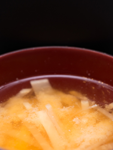 大根の味噌汁の高画質画像