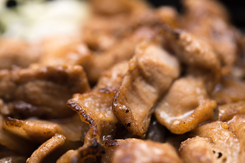 炒めた豚肉のお弁当 1の高画質画像