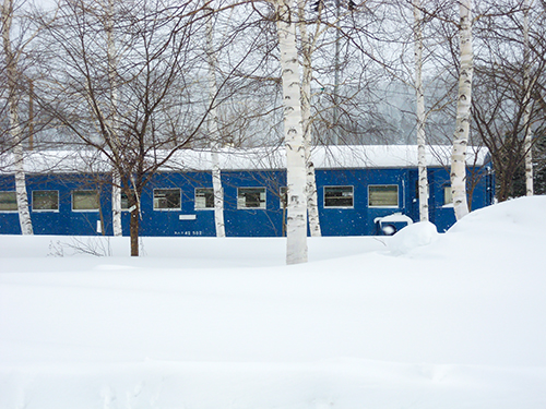 雪国の列車の高画質画像