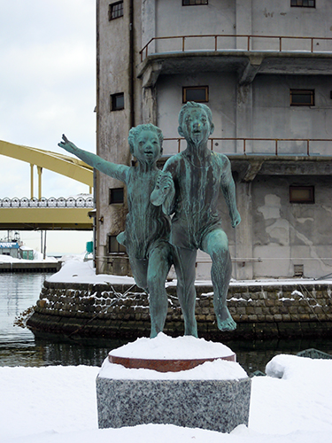 緑の像、小樽運河の高画質画像
